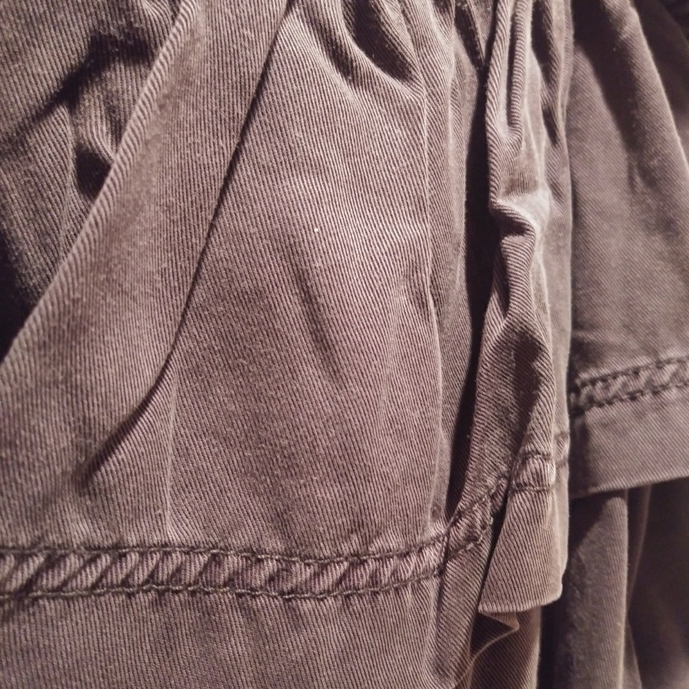 Free People. NWT woman's crop top. - Picture 5 of 5